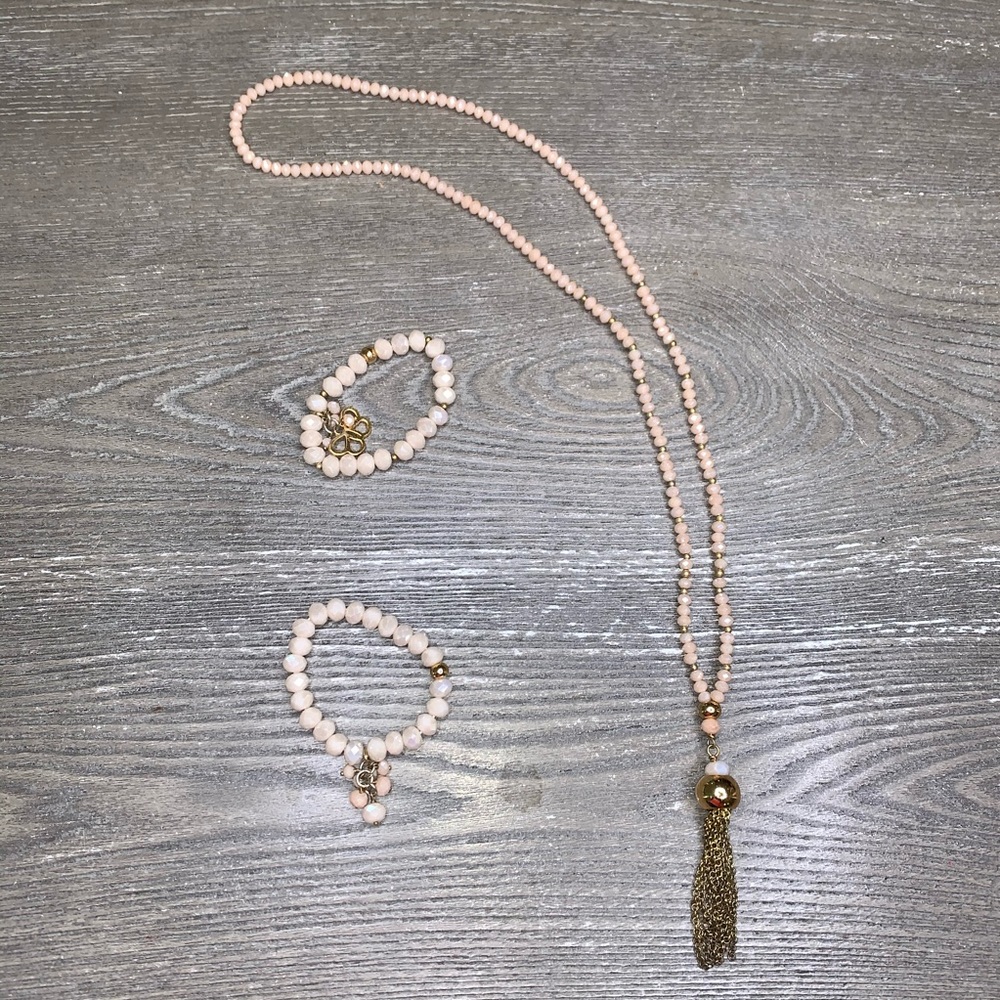 Nude bracelet and necklace